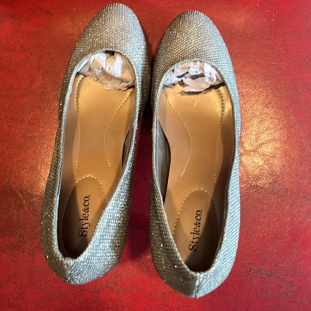 High heel shoes